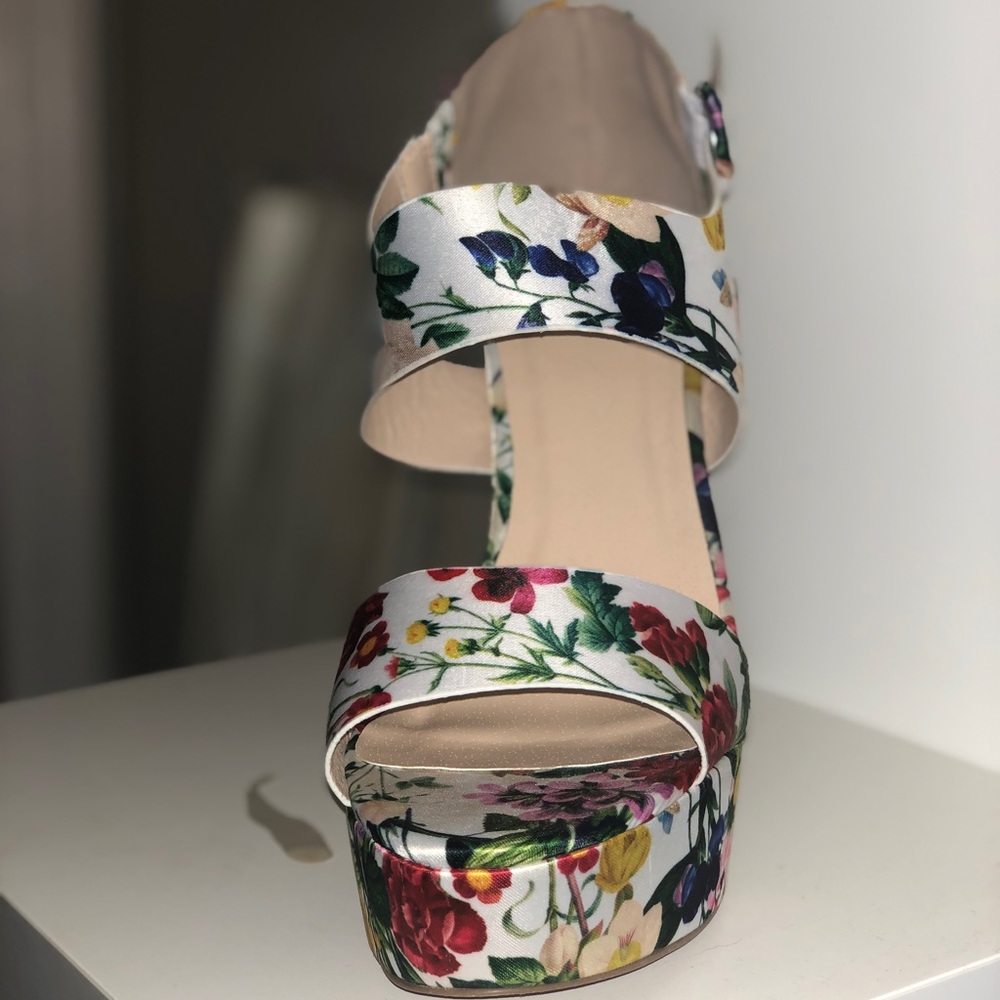 Heels - Picture 2 of 4